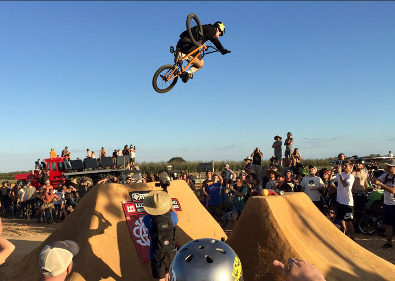 DOYLE INVERT BMX TRICKS